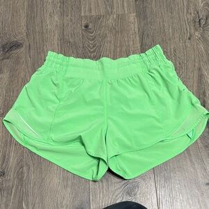 lululemon athletica Neon Green Women's hotty hot Shorts 2.5 inch